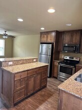 2795 W Cottonwillow Way in Fayetteville, AR - Foto de edificio - Building Photo