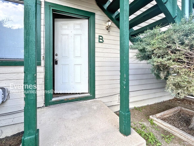 property at 1185 Mazatlan Cir
