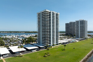 Cove Tower West in North Palm Beach, FL - Building Photo