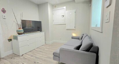 2055 Venables St in Vancouver, BC - Building Photo - Building Photo