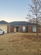 479 Robin Hood Ct in Springdale, AR - Building Photo - Building Photo
