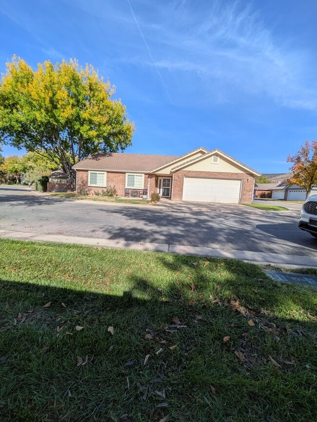 property at 351 S Valley View Dr