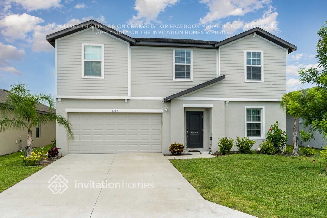 4263 Palatina Way in North Fort Myers, FL - Building Photo