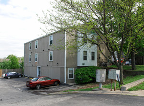 Woodward Apartments in Lawrence, KS - Building Photo - Building Photo