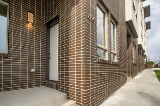2098 S Galapago St in Denver, CO - Foto de edificio - Building Photo