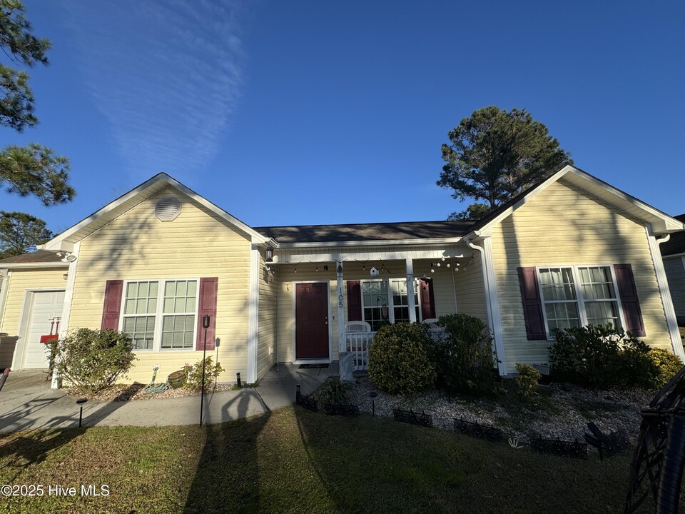 105 Boysenberry Fields Rd in Maple Hill, NC - Building Photo