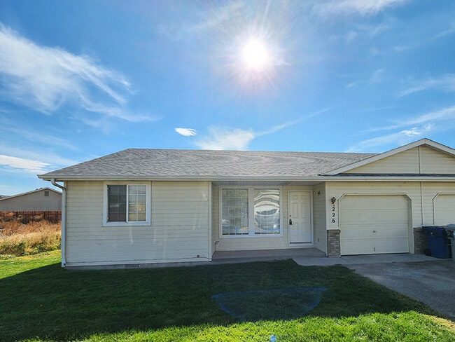 property at 226 N Grant St