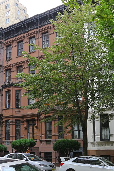 22 W 85th St in New York, NY - Building Photo