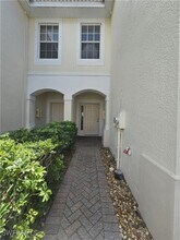 763 Hampton Cir in Naples, FL - Building Photo - Building Photo