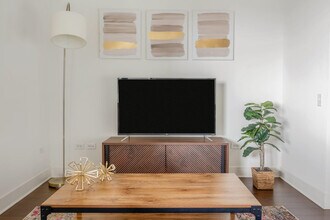 900 S Clark St-Unit -FL13-ID379846P in Chicago, IL - Building Photo - Building Photo