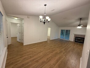 1813 Log Ridge Trail in Tallahassee, FL - Building Photo - Building Photo