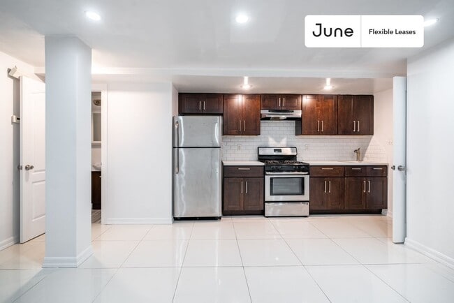 1381 Decatur St in New York, NY - Building Photo - Building Photo