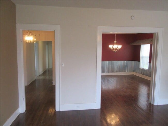 214 S 4th St in Wills Point, TX - Building Photo - Building Photo