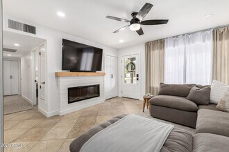 7902 E Kimsey Ln in Scottsdale, AZ - Building Photo - Building Photo