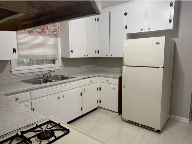 1702 Highland Pl in Opelika, AL - Building Photo - Building Photo