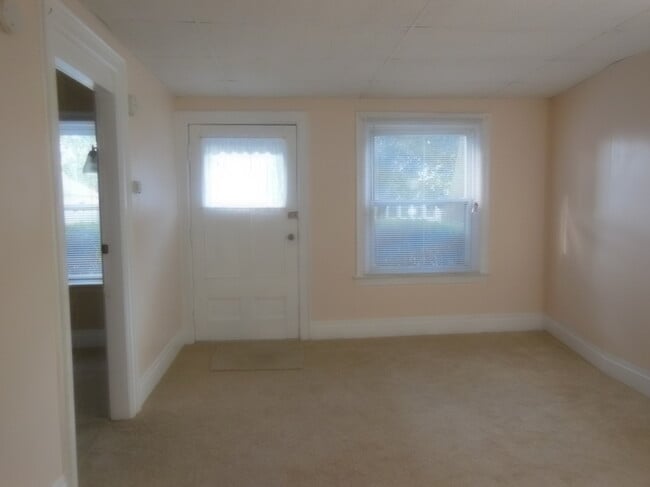 196 Adam St, Unit 1 st Front, Unit 1 st Front