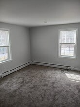 755 Webster St in Marshfield, MA - Foto de edificio - Building Photo