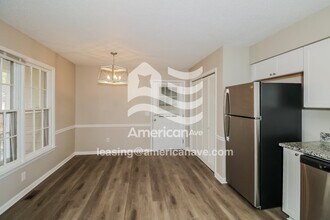 216 Pond Ridge Rd E in Columbia, SC - Foto de edificio - Building Photo