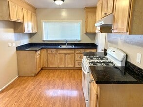 7038 Lacey Ave in Oakland, CA - Building Photo - Building Photo