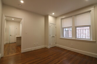 69 Park Dr, Unit 2 in Boston, MA - Building Photo - Building Photo