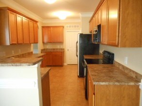 5279 Crosswinds Rd in McLeansville, NC - Foto de edificio - Building Photo