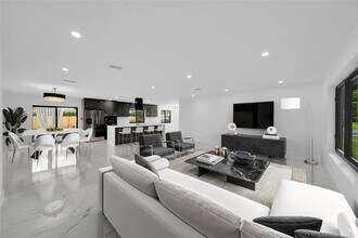 7301 NW 13th Ct in Plantation, FL - Foto de edificio - Building Photo