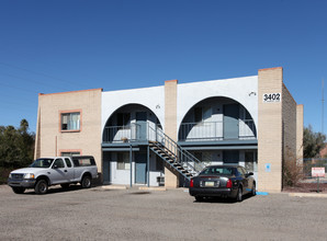 Casa de las Catalinas in Tucson, AZ - Foto de edificio - Building Photo