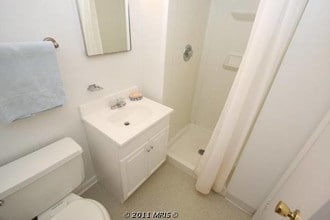 5112 Norbeck Rd in Rockville, MD - Building Photo - Building Photo
