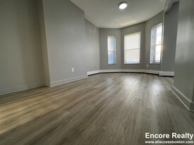 132 Warren St, Unit 4 Apartamentos