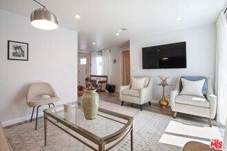 6438 Rhea Ave in Reseda, CA - Building Photo - Building Photo