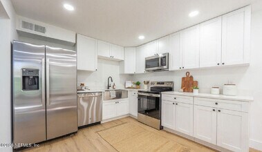 8618 Boxberry Ln in Jacksonville, FL - Building Photo - Building Photo