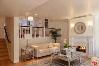 4804 La Villa Marina in Marina Del Rey, CA - Building Photo - Building Photo