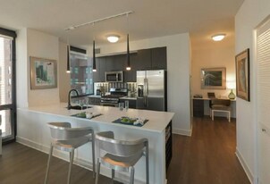 175 N Wabash Ave in Chicago, IL - Building Photo