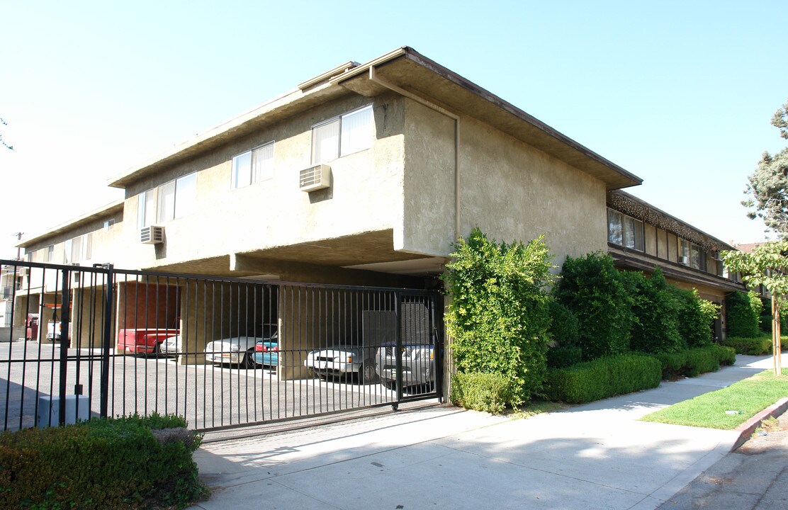 1470 E Wilson Ave in Glendale, CA - Building Photo