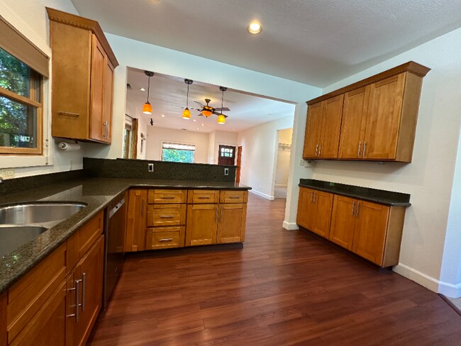 2819 37th St in Sacramento, CA - Building Photo - Building Photo
