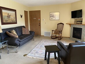 507 Fall River Ln, Unit C in Estes Park, CO - Building Photo - Building Photo