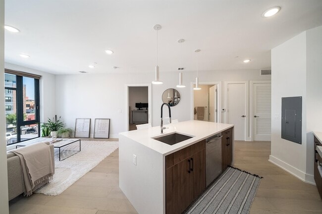 338 Newark Ave in Jersey City, NJ - Building Photo - Building Photo