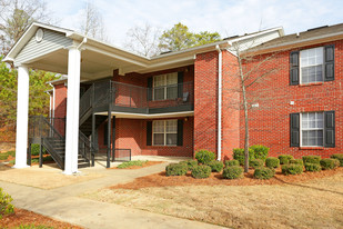 Carson Landing Apartments in Birmingham, AL - Building Photo