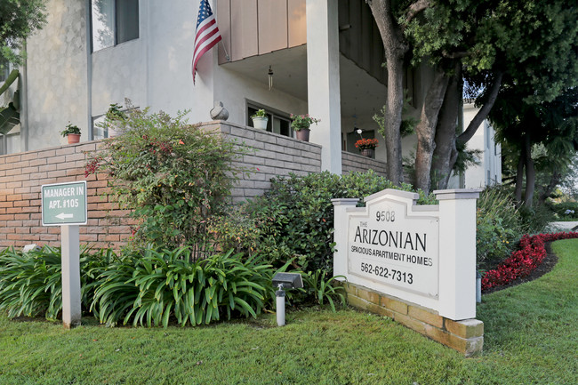 Arizonian Apartments in Downey, CA - Foto de edificio - Building Photo