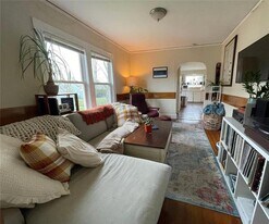 11 Russell Ave in Newport, RI - Building Photo