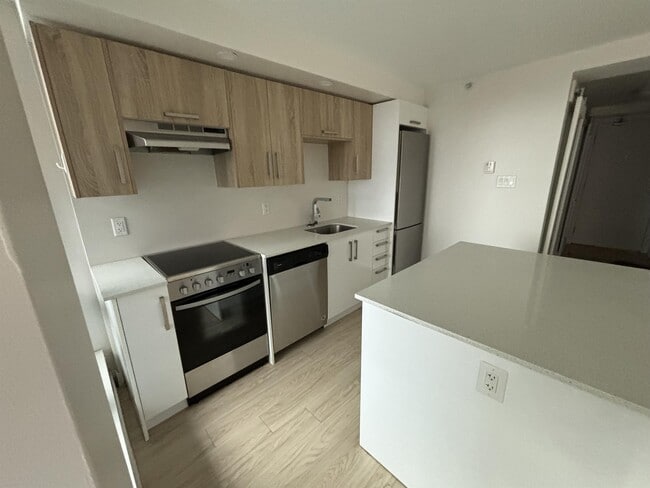 property at 5633-5633 Fenwick St
