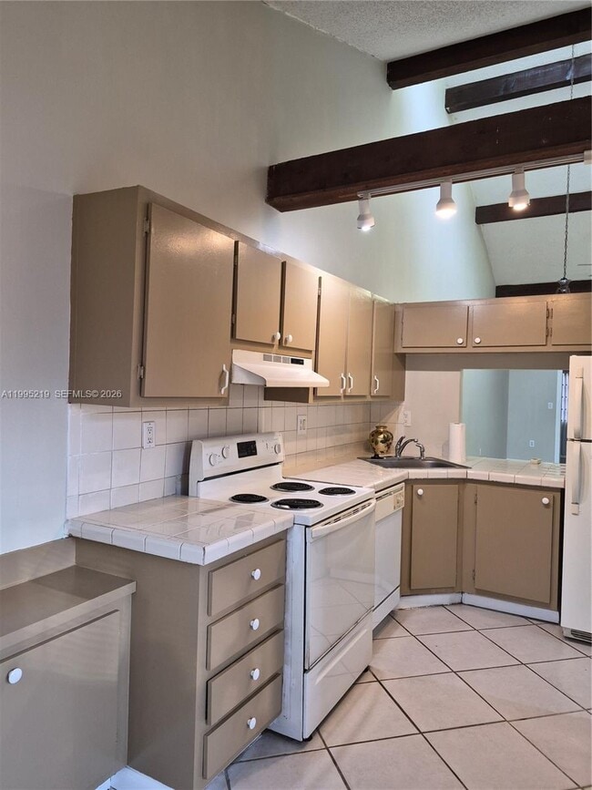 1752 NW 74th Ave in Plantation, FL - Building Photo - Building Photo