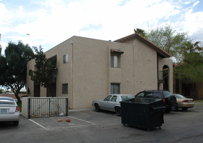 4718 W Twain Ave in Las Vegas, NV - Building Photo - Building Photo