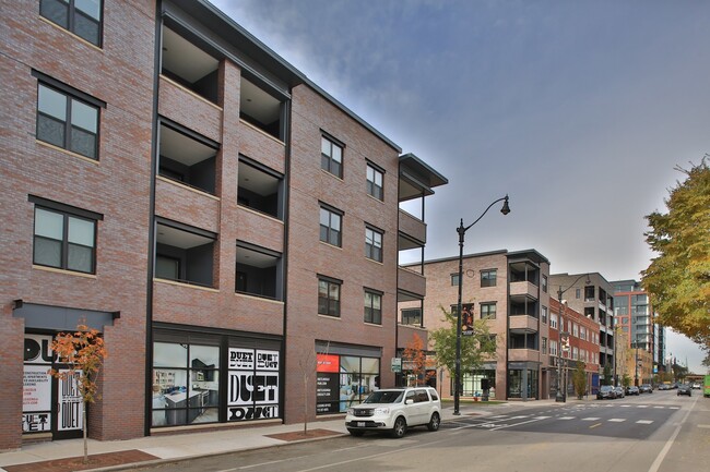 property at 909 W Montana St
