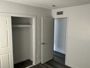 7723 W Reade Ave in Glendale, AZ - Building Photo - Building Photo