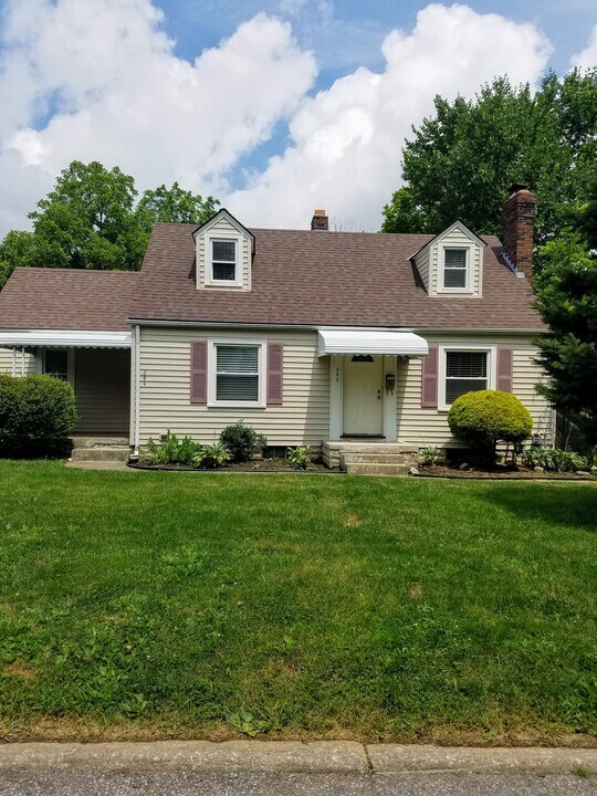 284 Abbeyfeale Rd in Mansfield, OH - Building Photo