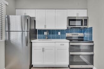 Echelon Apartments in Phoenix, AZ - Foto de edificio - Building Photo