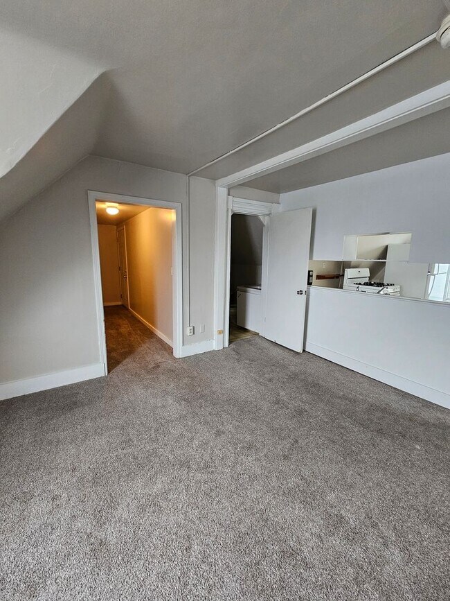 260 Laurel St in Manchester, NH - Building Photo - Building Photo