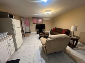 125-09 84th Rd in Queens, NY - Building Photo