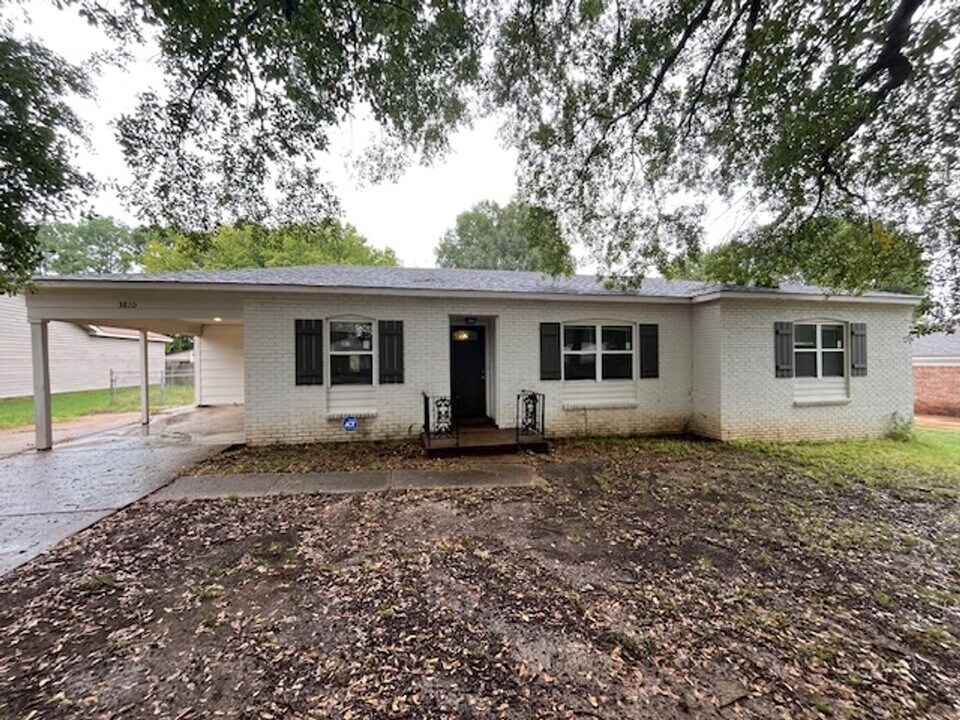 3810 Hilltop Dr in Horn Lake, MS - Foto de edificio